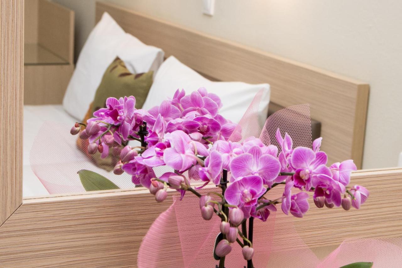 Platy Beach Hotel エクステリア 写真
