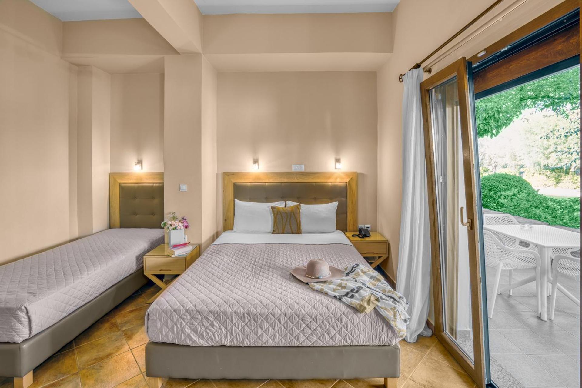 Platy Beach Hotel エクステリア 写真