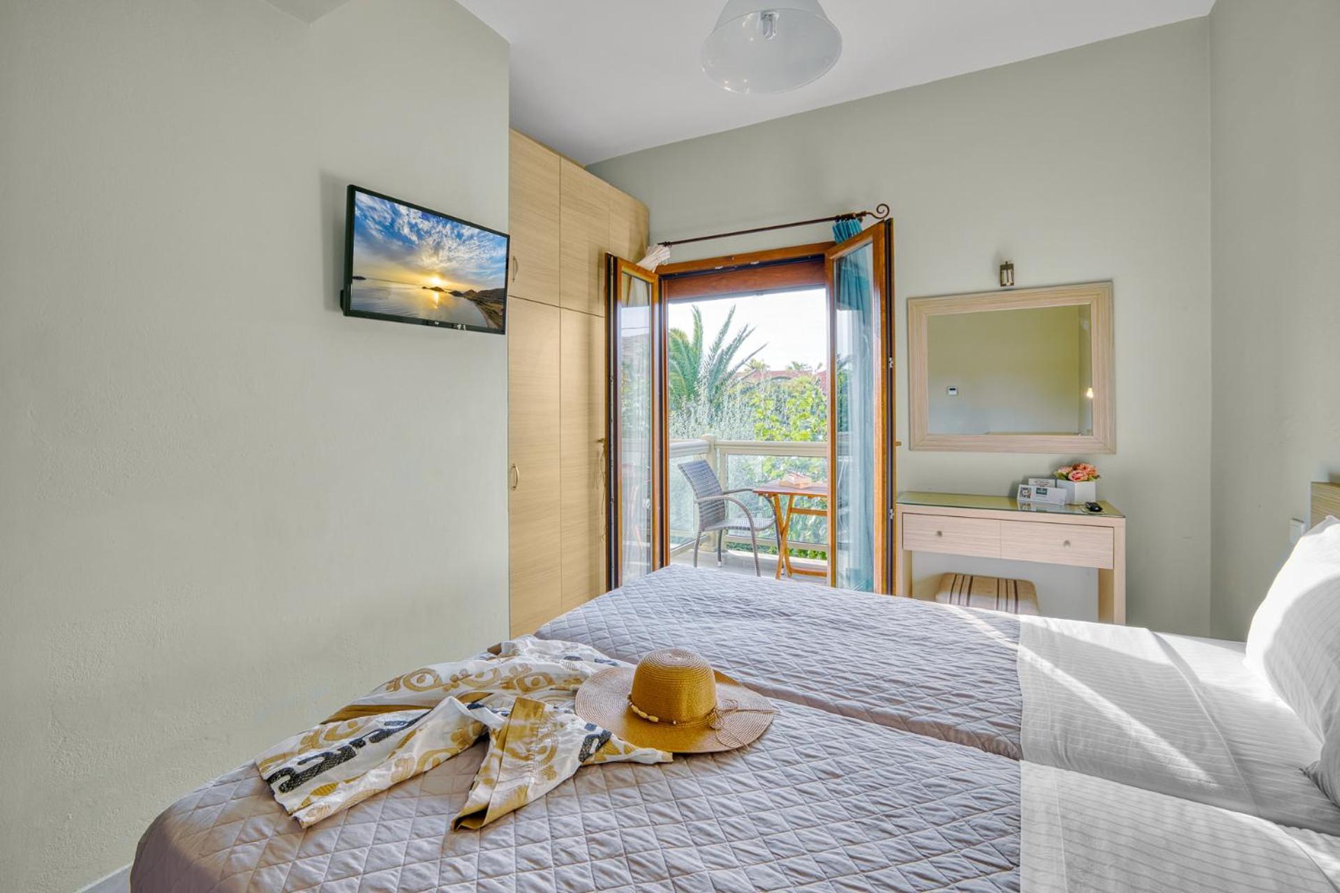 Platy Beach Hotel エクステリア 写真