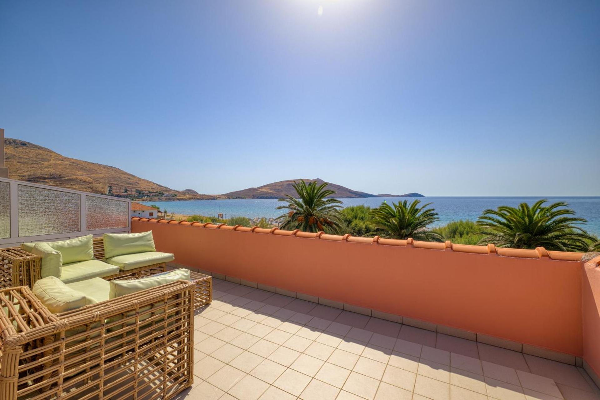 Platy Beach Hotel エクステリア 写真
