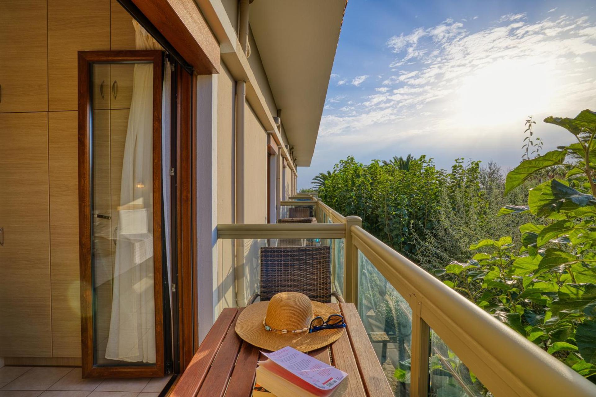 Platy Beach Hotel エクステリア 写真
