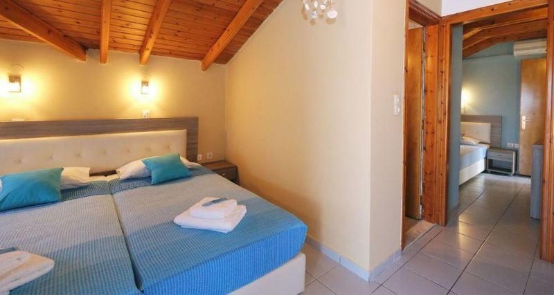 Platy Beach Hotel エクステリア 写真