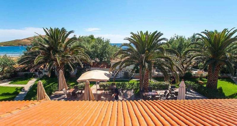 Platy Beach Hotel エクステリア 写真